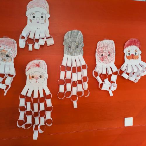 gebastelte Nikoläuse