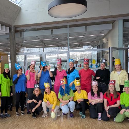 Verkleidete Erwachsene