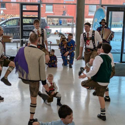 Brauchtumsgruppe in Action